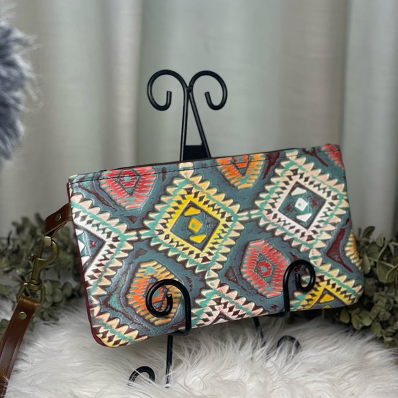 Cowhide Wristlet Clutch Leather Aztec Embossed Leather pattern with zipper - Picture 4 of 7